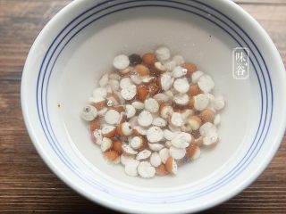 夏日消暑健胃靓汤~茨实节瓜汤 