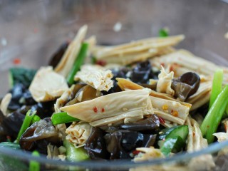 黄瓜腐竹拌木耳 