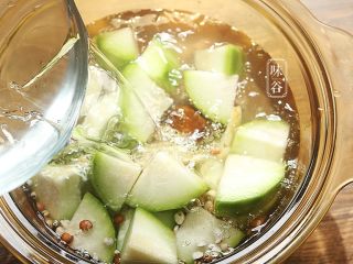 夏日消暑健胃靓汤~茨实节瓜汤 