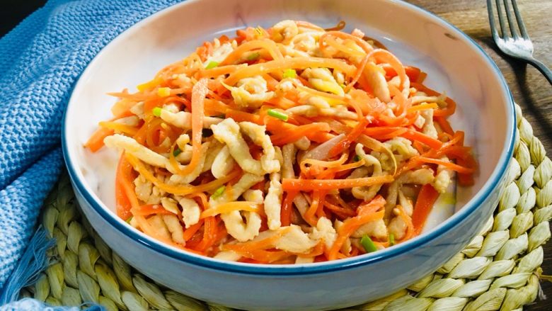 胡萝卜丝炒鸡丝 