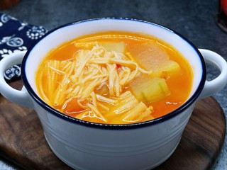 酸甜开胃～番茄金针菇冬瓜汤 